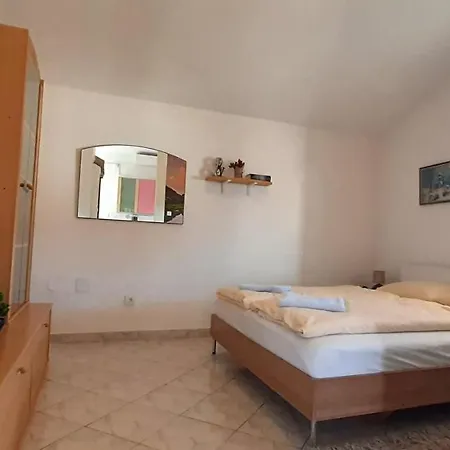 Apartments Hajl Krk Town Exterior foto