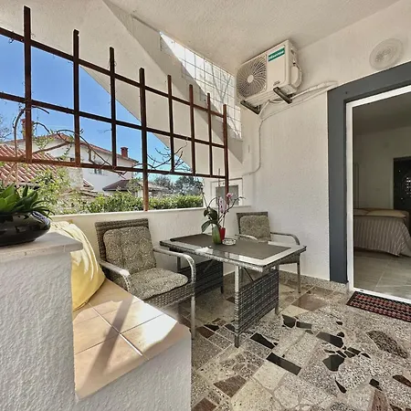Apartments Hajl Krk Town Exterior foto