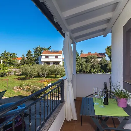Apartments Hajl Krk Town Exterior foto