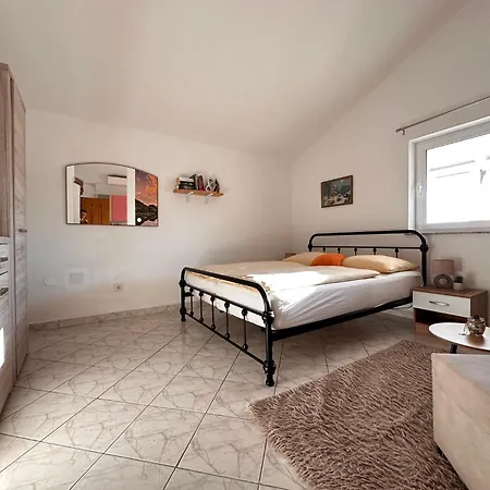 Apartments Hajl Krk Town Exterior foto