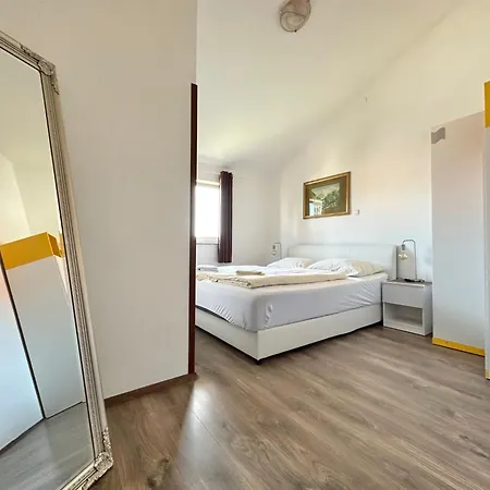 Apartments Hajl Krk Town Exterior foto