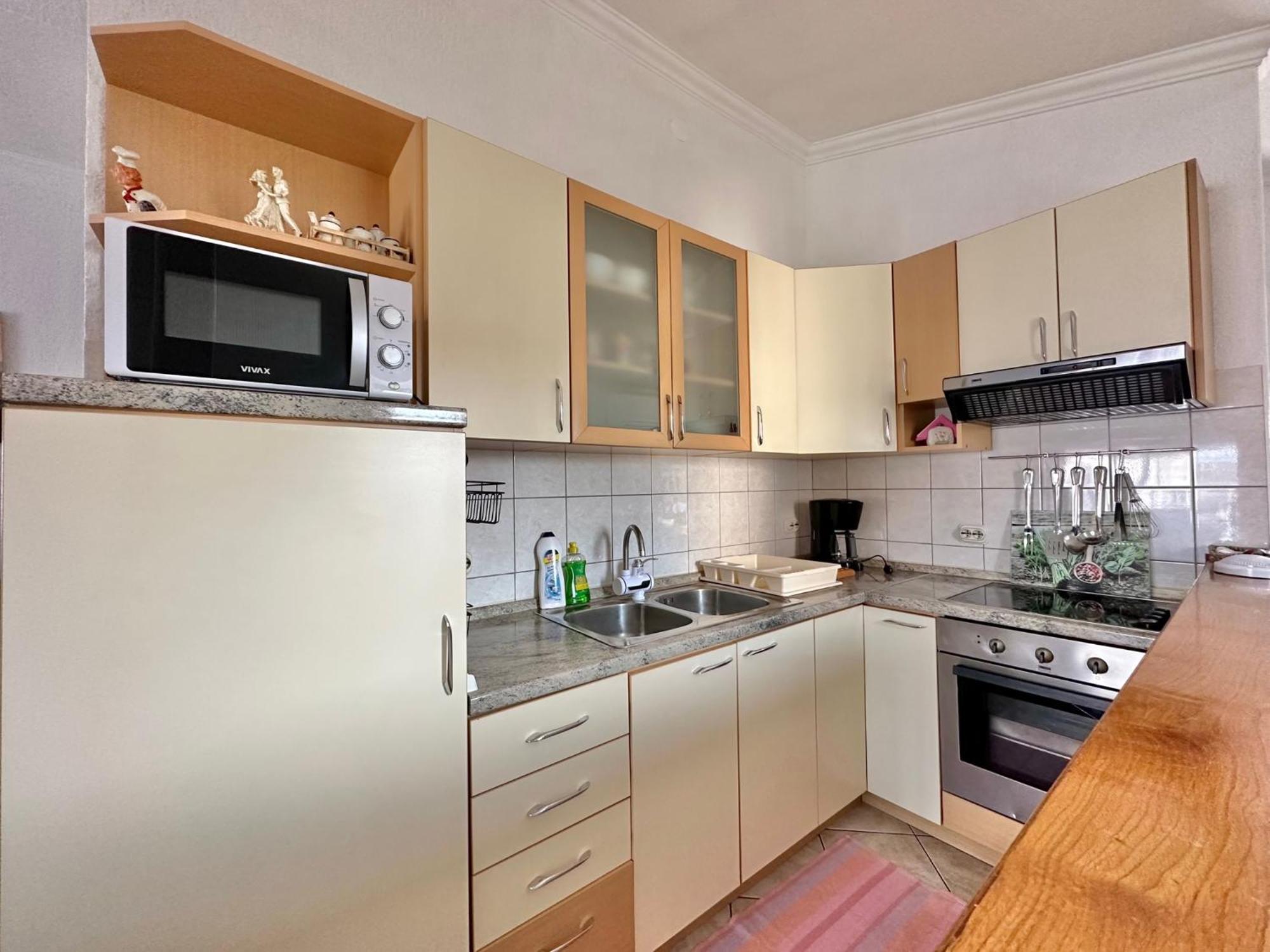 Hajl Apartment