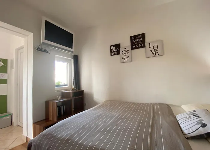 Apartments Hajl