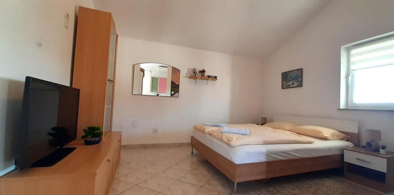 Hajl Appartement Krk Town